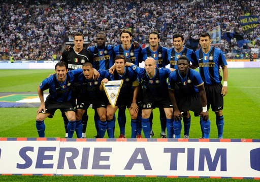 法兰克福与中国足协开展深度交流，围绕多个议题展开深度讨论（法兰克福与中国足协深入对话，聚焦多项议题）