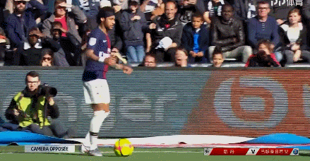 瓜帅：我们要拿98分才能英超夺冠；与摄影师冲突后马上道歉了