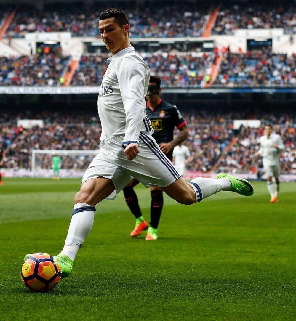 弗罗因德：奥地利重新打进世界杯意义重大；阿拉巴是个领导者（弗罗因德称奥地利重返世界杯意义非凡，阿拉巴是球队领袖）