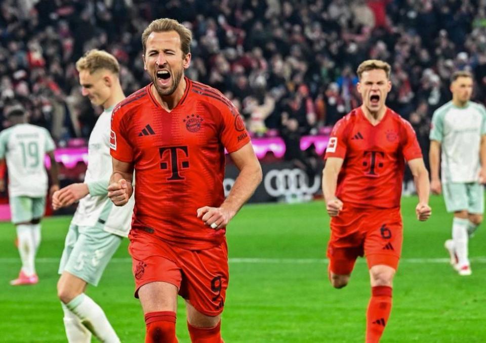 一家人整整齐齐！曼联官方晒25／26赛季合影：男女全队出镜（曼联发布25／26赛季全家福：男女一线队齐齐出镜）