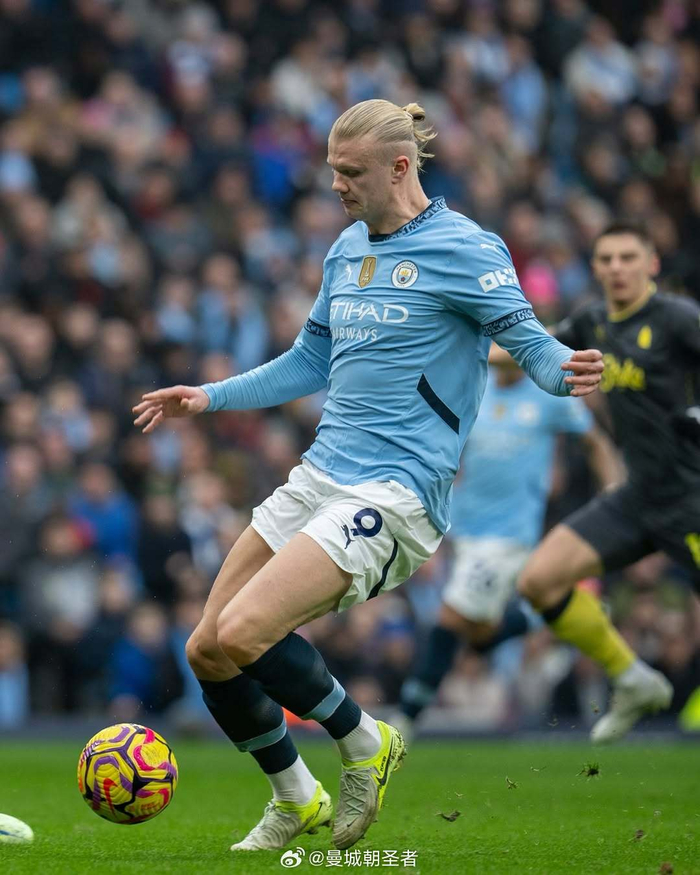 特里：我肯定同意萨拉赫的说法，他已经成为利物浦的替罪羊（特里：赞同萨拉赫的观点，他已成利物浦的替罪羊）